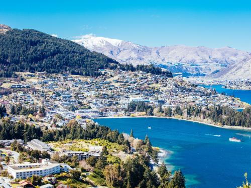 New Zealand to Reopen to Tourists in April